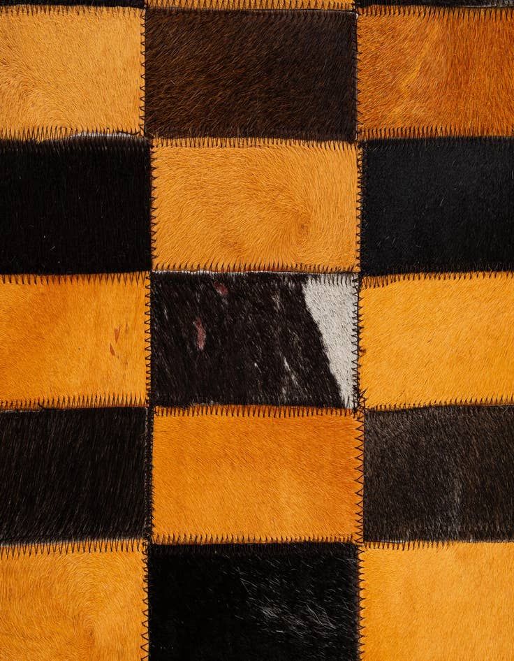 Detail image of 8' 2 x 9' 11 Cowhide - Patchwork Rug