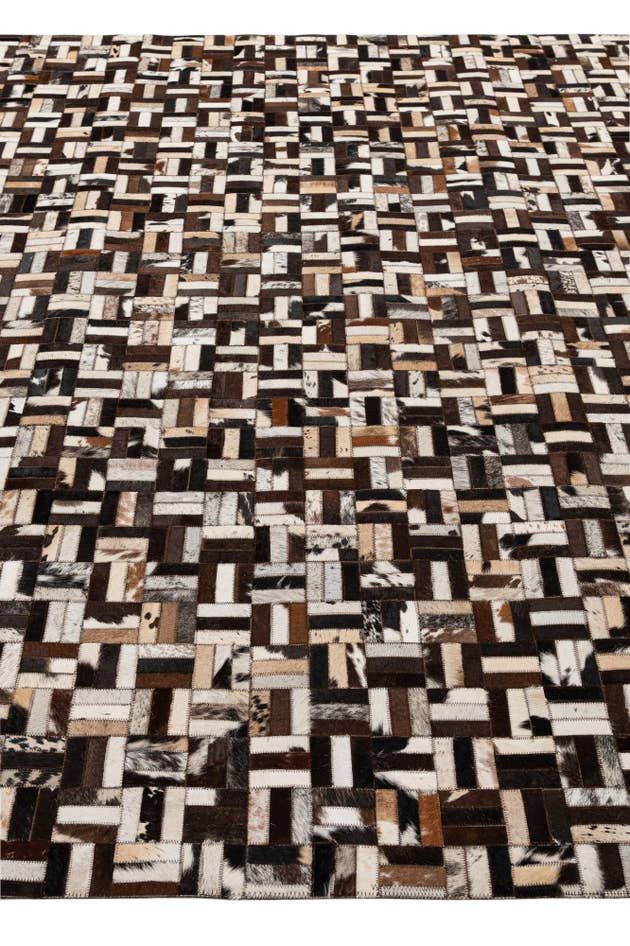 Detail image of 8' x 10' 1 Cowhide - Patchwork Rug