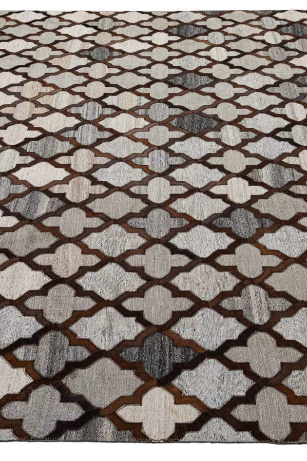 Detail image of 8' 1 x 9' 10 Cowhide - Patchwork Rug