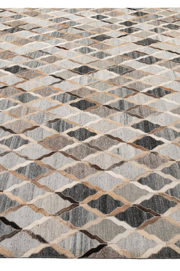Detail image of 8' 1 x 9' 10 Cowhide - Patchwork Rug