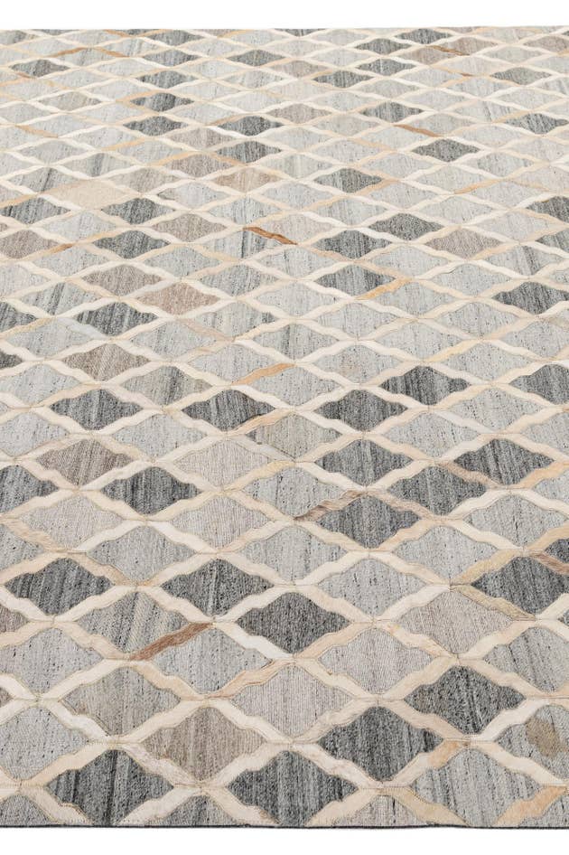 Detail image of 8' 1 x 9' 10 Cowhide - Patchwork Rug