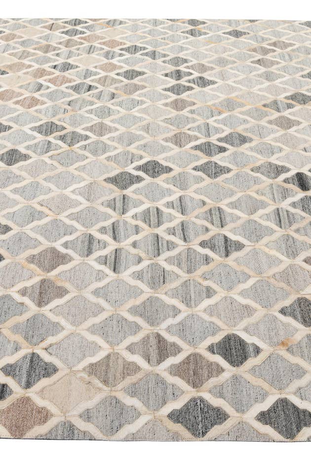 Detail image of 8' 1 x 9' 10 Cowhide - Patchwork Rug