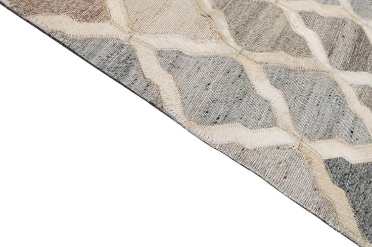 Detail image of 8' 1 x 9' 10 Cowhide - Patchwork Rug