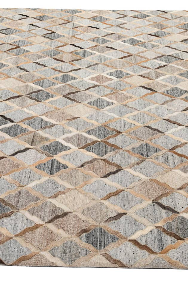 Detail image of 8' 1 x 9' 10 Cowhide - Patchwork Rug