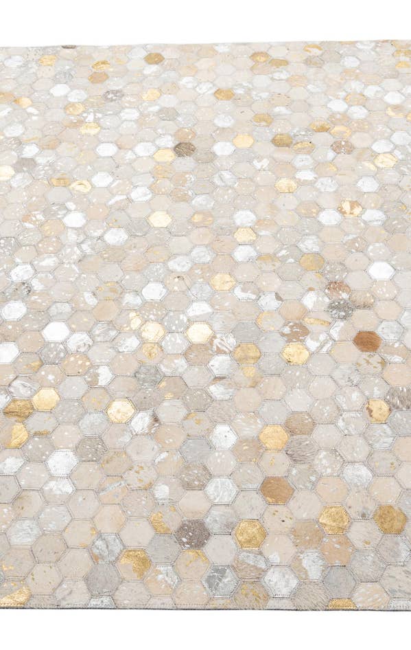 Detail image of 5' 1 x 8' Cowhide - Patchwork Rug