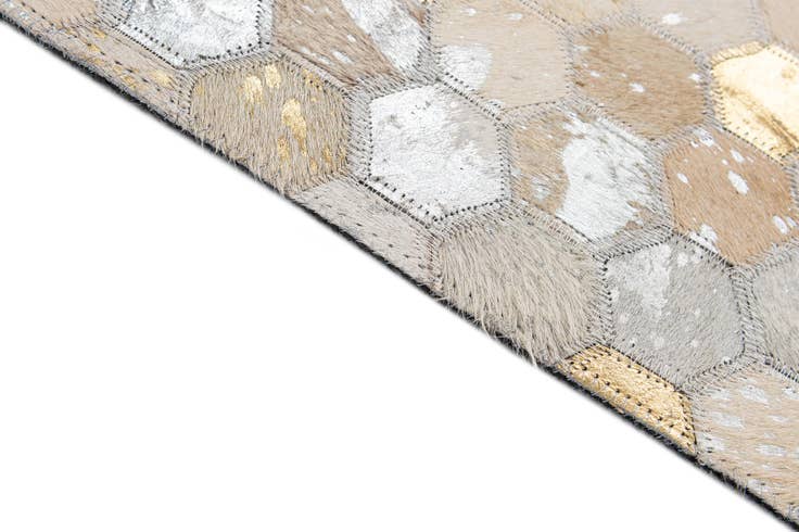 Detail image of 5' 1 x 8' Cowhide - Patchwork Rug