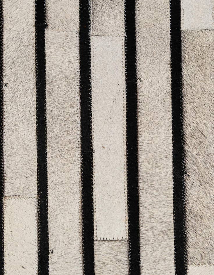 Detail image of 5' 5 x 7' 6 Cowhide - Patchwork Rug