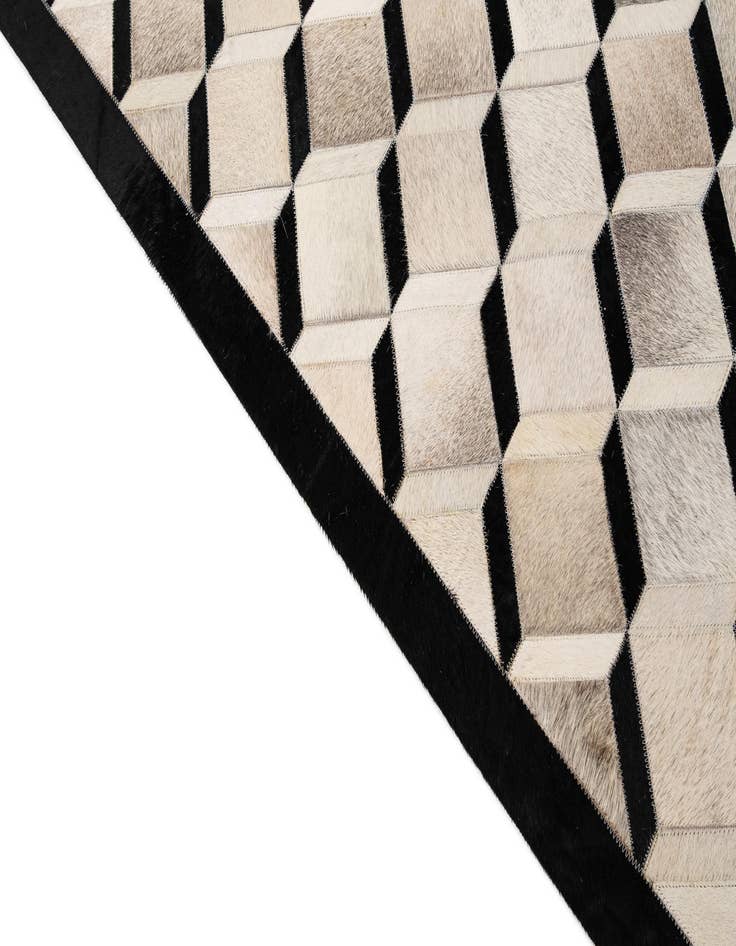 Detail image of 5' x 8' 1 Cowhide - Patchwork Rug