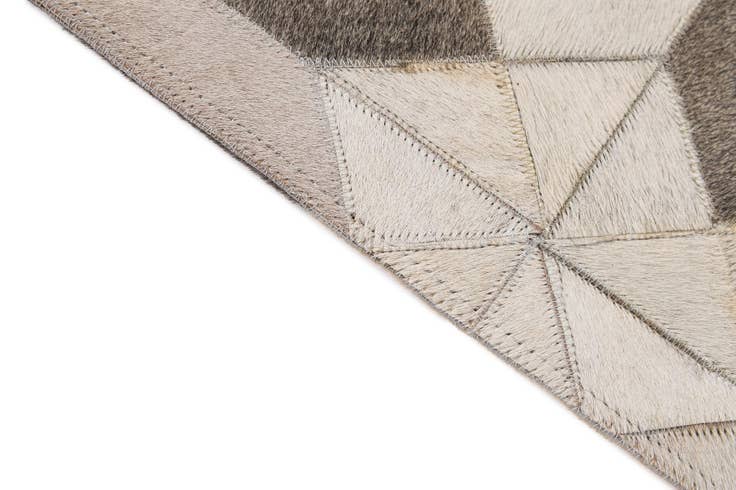 Detail image of 5' x 7' 11 Cowhide - Patchwork Rug