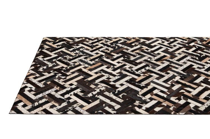 Detail image of 5' 1 x 8' Cowhide - Patchwork Rug
