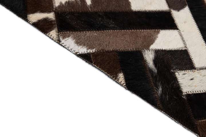 5' 1 x 8' Cowhide - Patchwork Rug