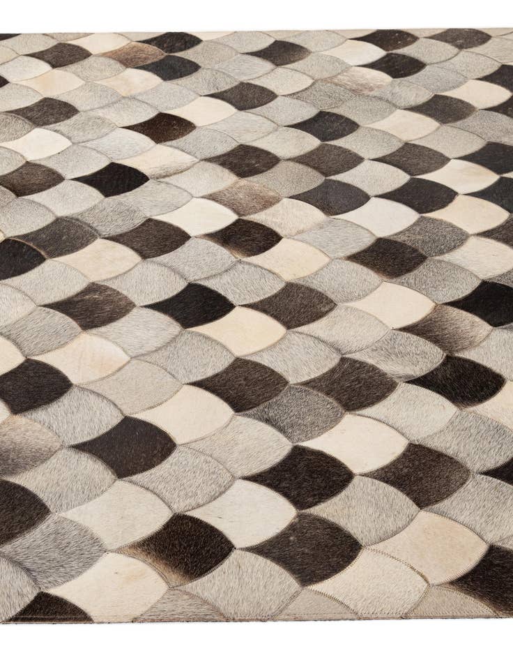 Detail image of 5' 1 x 8' Cowhide - Patchwork Rug