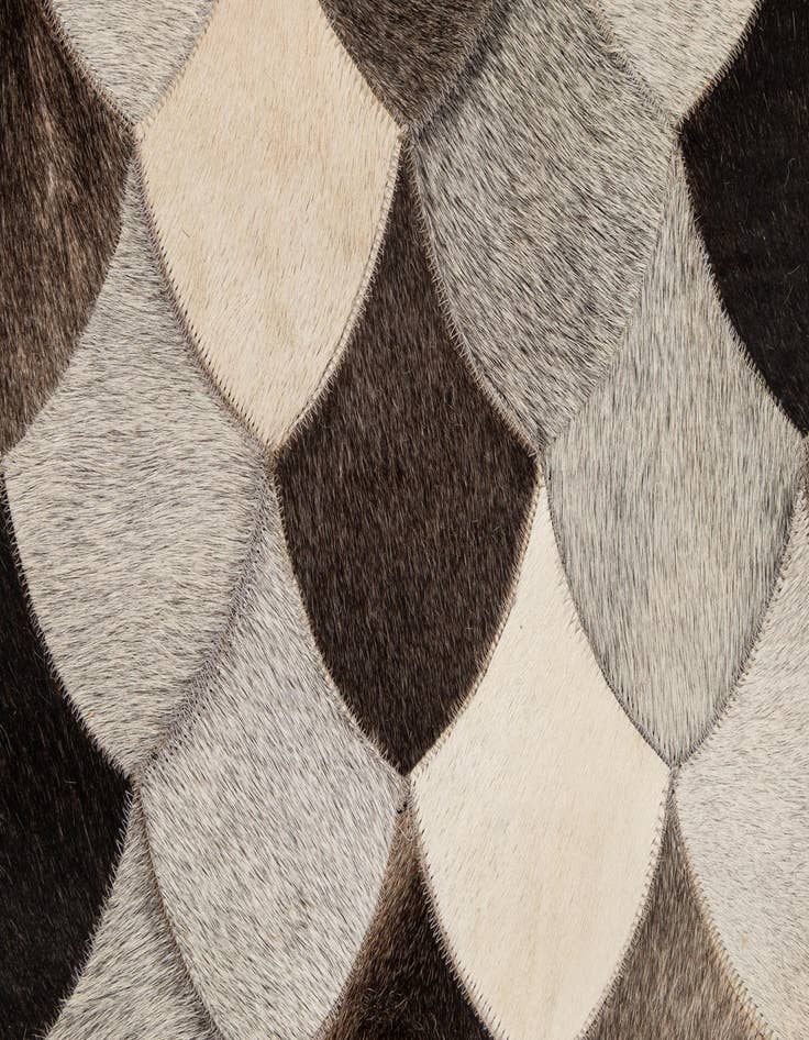 Detail image of 5' 1 x 8' Cowhide - Patchwork Rug
