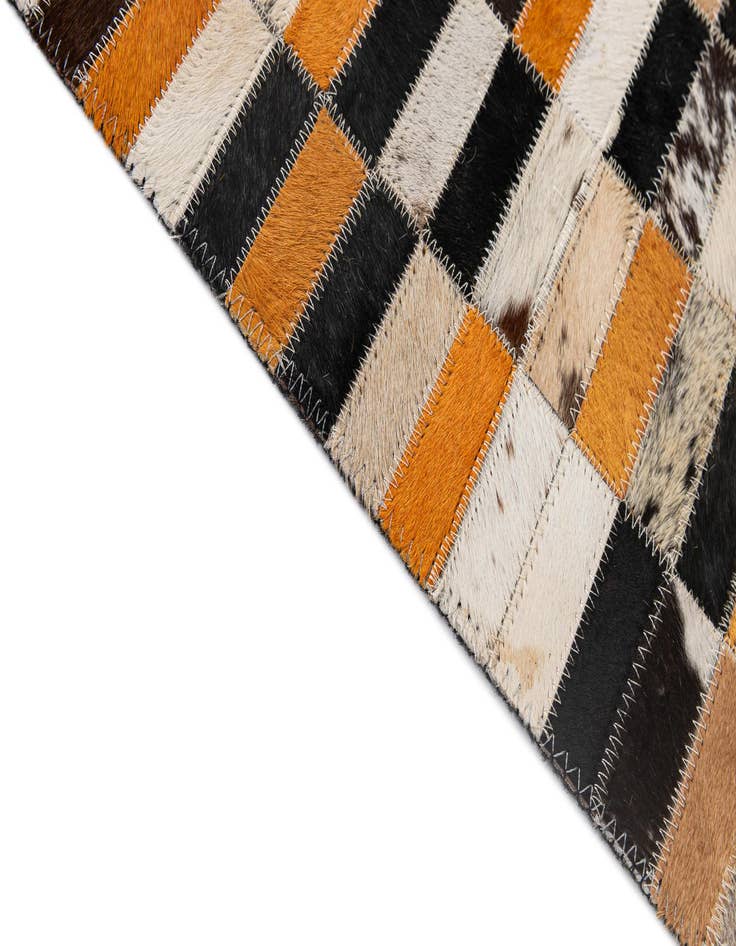 Detail image of 5' x 7' 11 Cowhide - Patchwork Rug