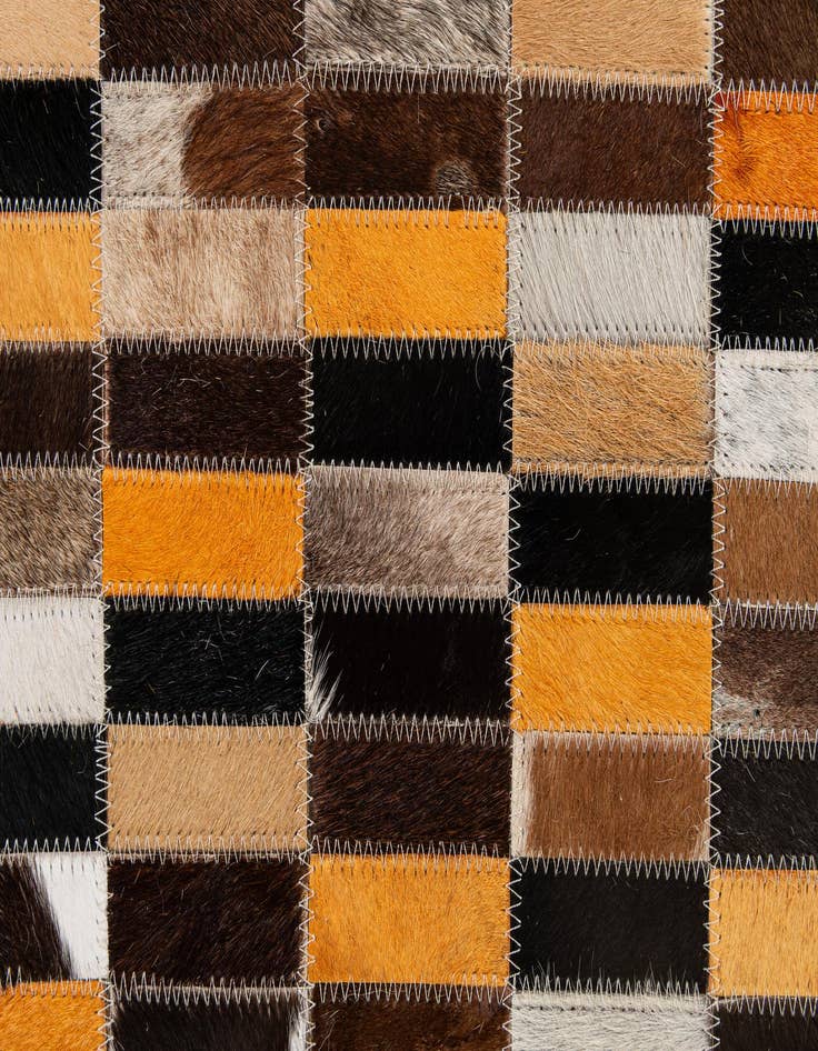 Detail image of 5' x 7' 11 Cowhide - Patchwork Rug