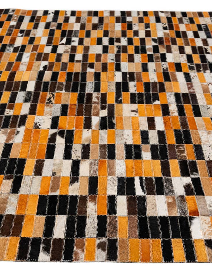 Detail image of 5' x 7' 9 Cowhide - Patchwork Rug