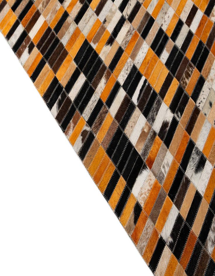 Detail image of 5' x 7' 9 Cowhide - Patchwork Rug