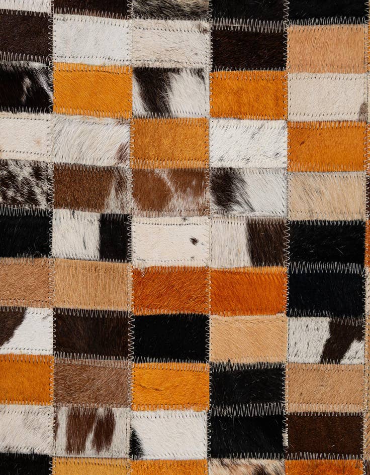 Detail image of 5' x 7' 9 Cowhide - Patchwork Rug