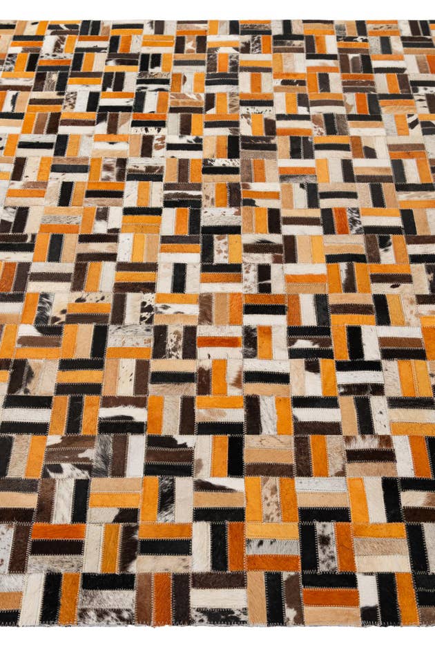 Detail image of 5' x 7' 10 Cowhide - Patchwork Rug