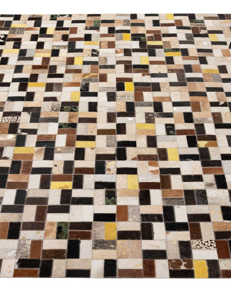 Detail image of 5' 1 x 8' Cowhide - Patchwork Rug