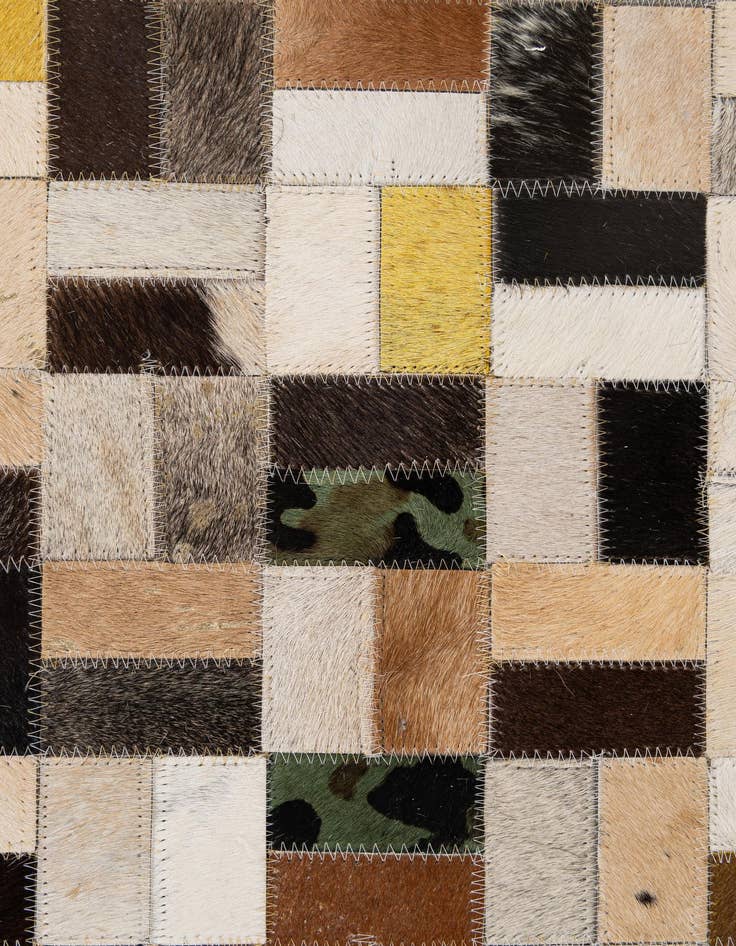 Detail image of 5' 1 x 8' Cowhide - Patchwork Rug
