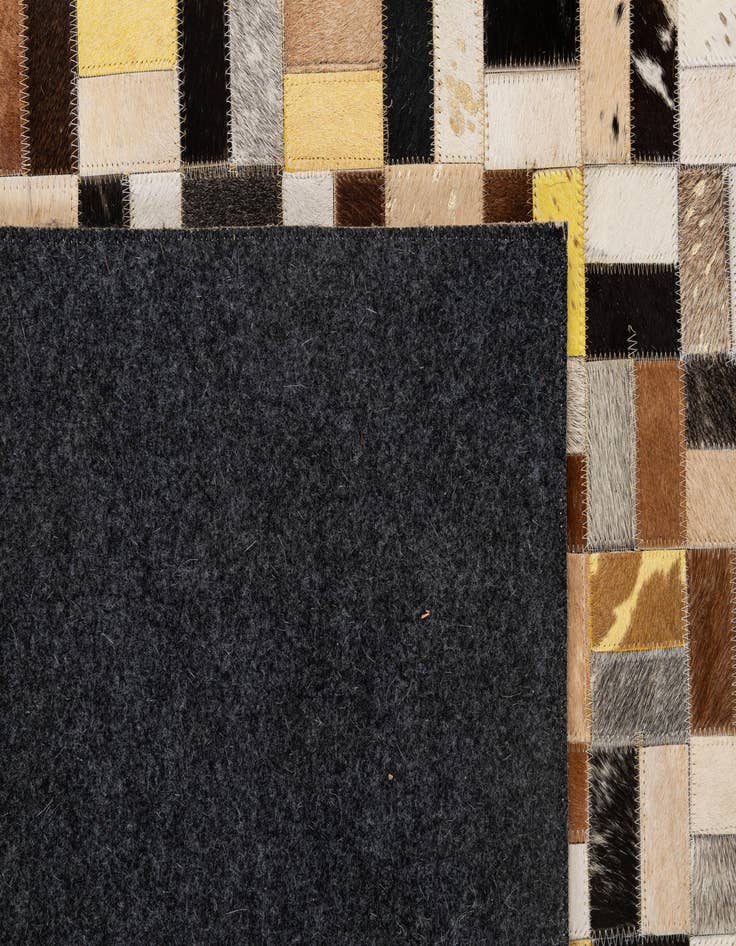 Detail image of 5' 1 x 8' Cowhide - Patchwork Rug