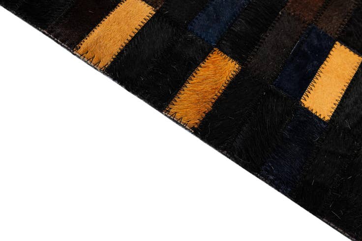 Detail image of 5' 2 x 7' 11 Cowhide - Patchwork Rug