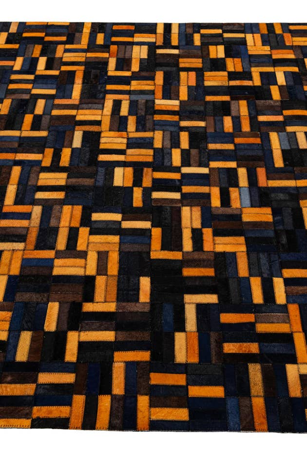 Detail image of 5' x 7' 11 Cowhide - Patchwork Rug