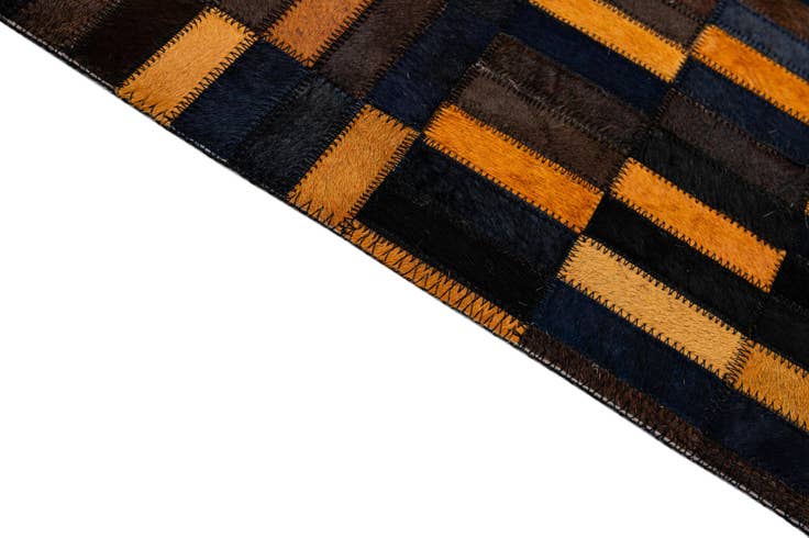 Detail image of 4' 11 x 7' 11 Cowhide - Patchwork Rug