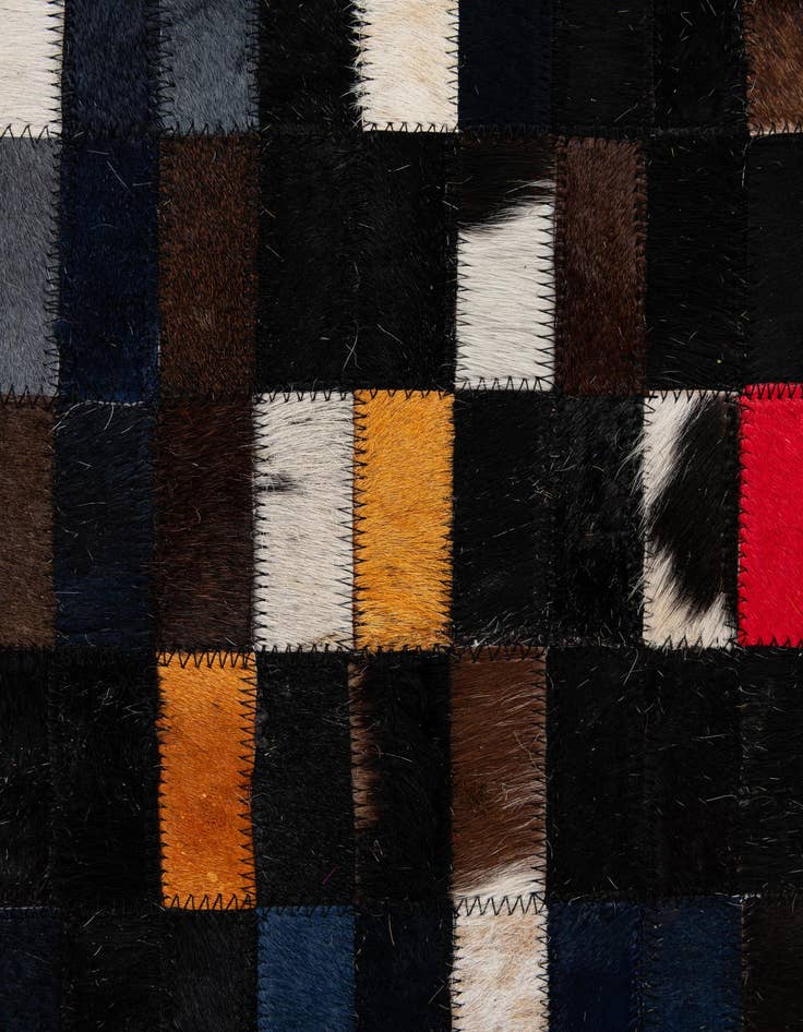 Detail image of 5' 2 x 7' 11 Cowhide - Patchwork Rug
