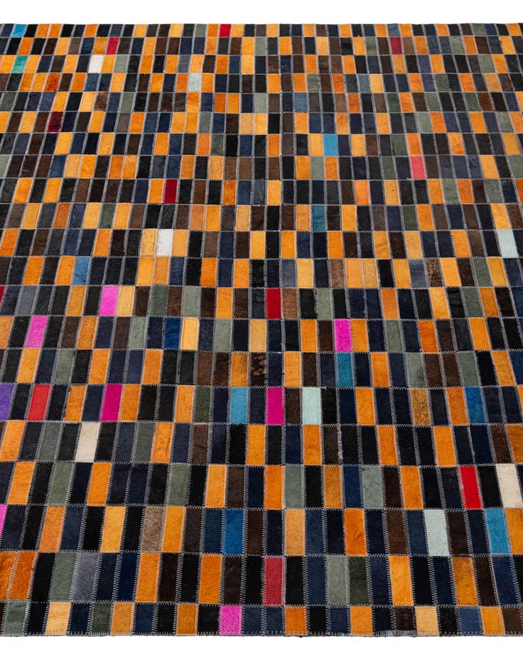 Detail image of 5' 1 x 8' Cowhide - Patchwork Rug