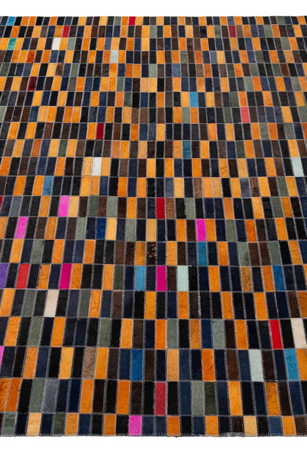 Detail image of 5' 1 x 8' Cowhide - Patchwork Rug