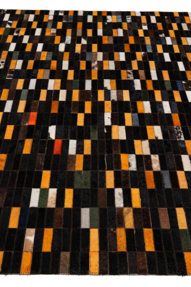 Detail image of 5' 1 x 8' Cowhide - Patchwork Rug
