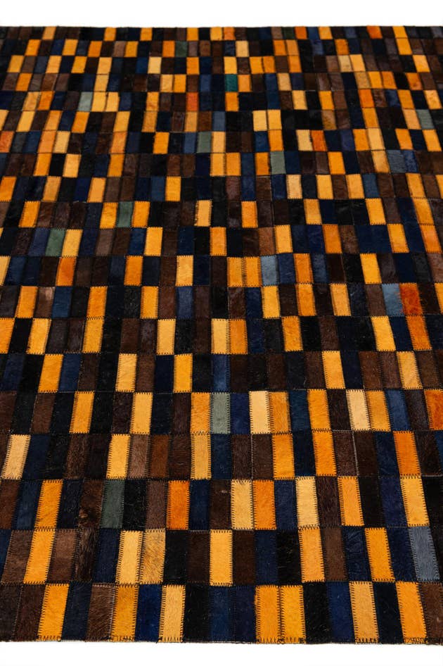 Detail image of 5' x 7' 11 Cowhide - Patchwork Rug