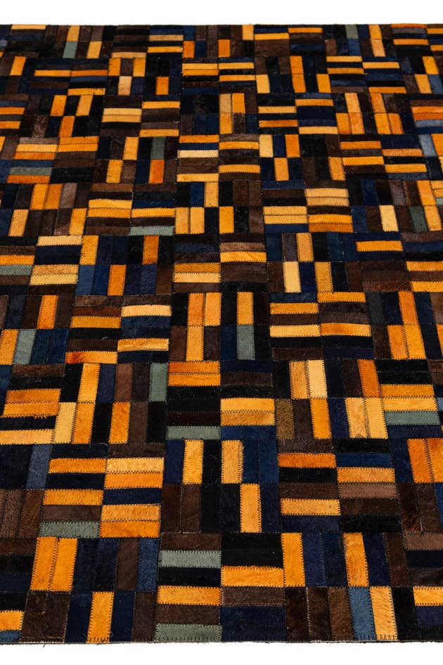 Detail image of 5' x 7' 11 Cowhide - Patchwork Rug