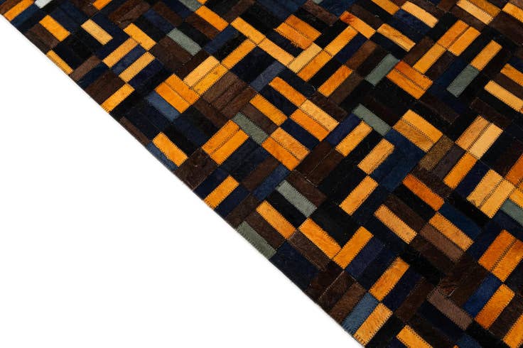Detail image of 5' x 7' 11 Cowhide - Patchwork Rug