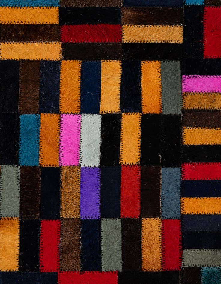 Detail image of 4' 11 x 7' 10 Cowhide - Patchwork Rug