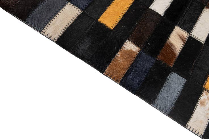 Detail image of 5' 2 x 8' Cowhide - Patchwork Rug