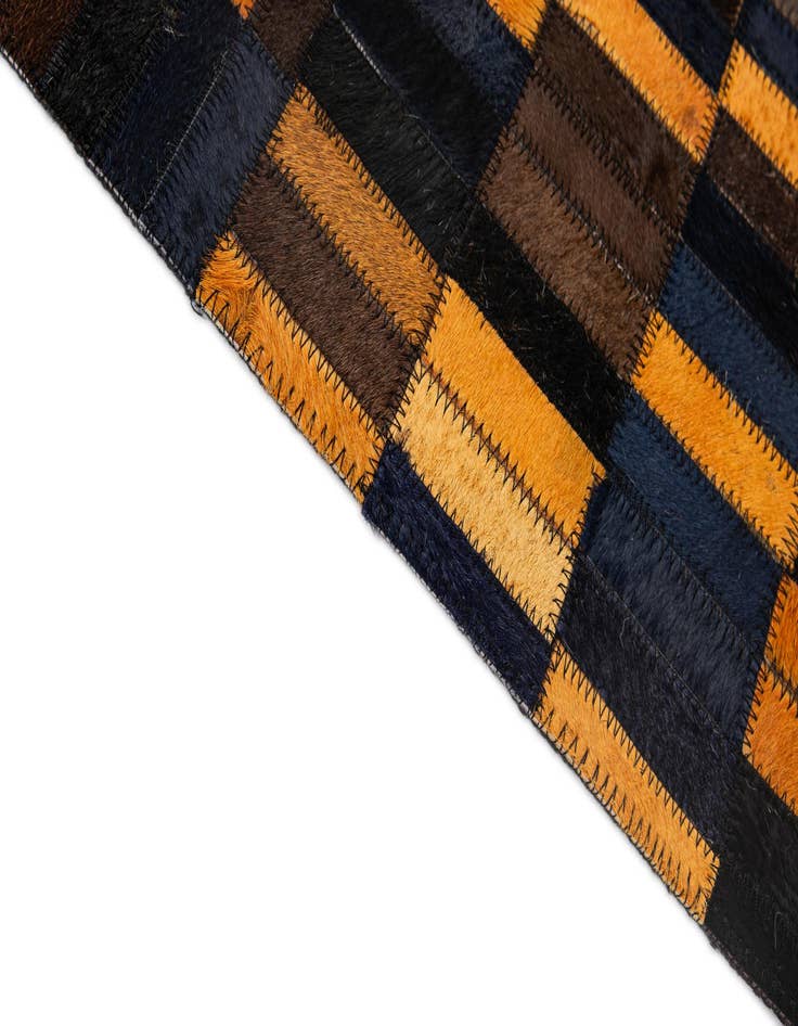 Detail image of 5' x 7' 11 Cowhide - Patchwork Rug