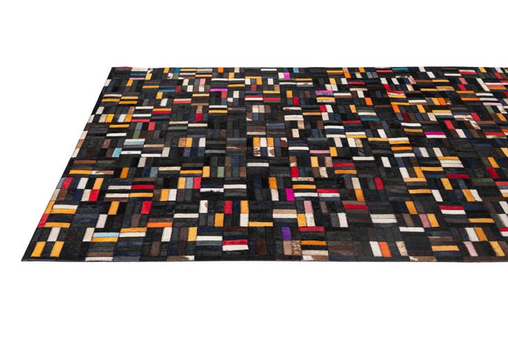 Detail image of 5' 1 x 8' Cowhide - Patchwork Rug