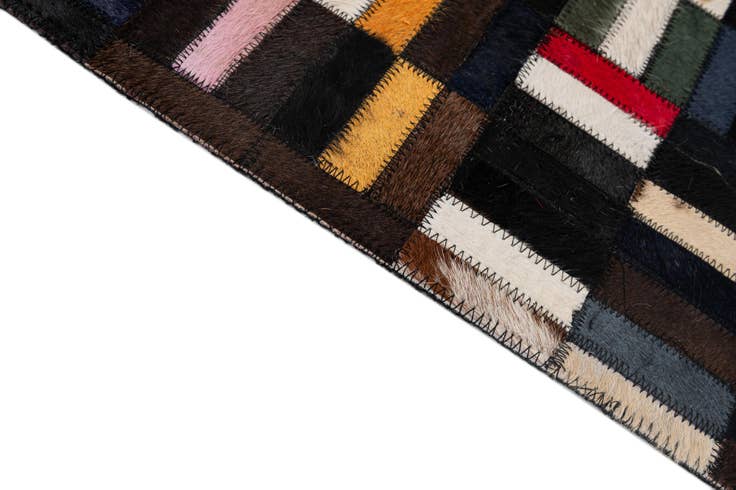 Detail image of 5' 1 x 8' Cowhide - Patchwork Rug