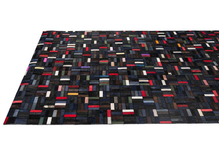 Detail image of 5' 1 x 8' Cowhide - Patchwork Rug