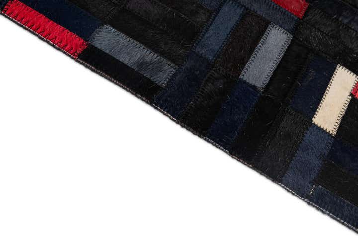 5' 1 x 8' Cowhide - Patchwork Rug