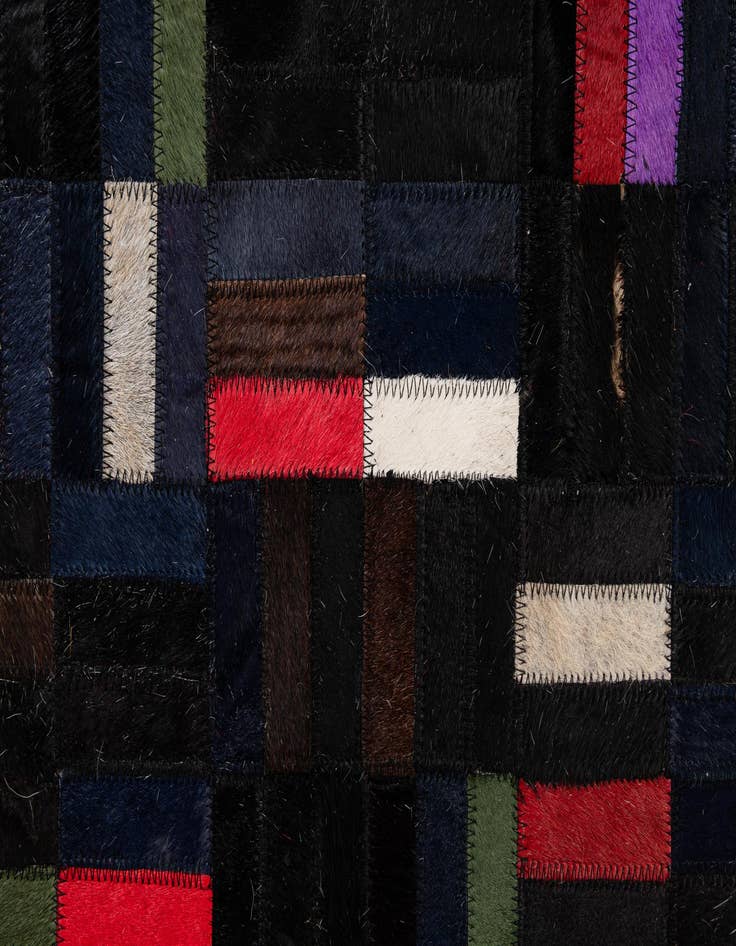 Detail image of 5' 1 x 8' Cowhide - Patchwork Rug