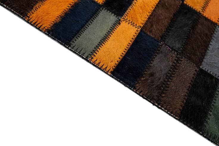 Detail image of 5' x 8' 1 Cowhide - Patchwork Rug
