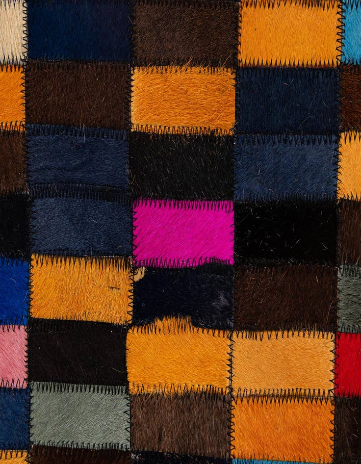 Detail image of 4' 11 x 8' Cowhide - Patchwork Rug
