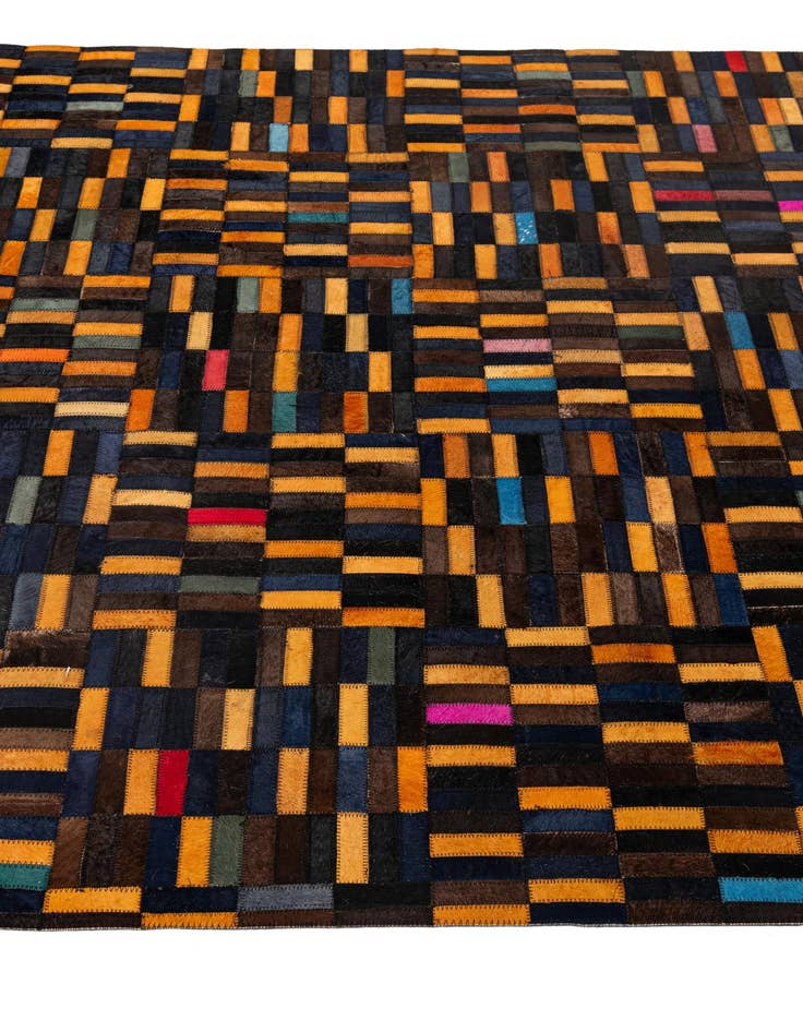 Detail image of 5' 1 x 7' 11 Cowhide - Patchwork Rug