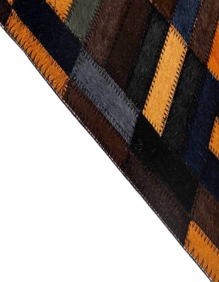 Detail image of 5' 1 x 7' 11 Cowhide - Patchwork Rug