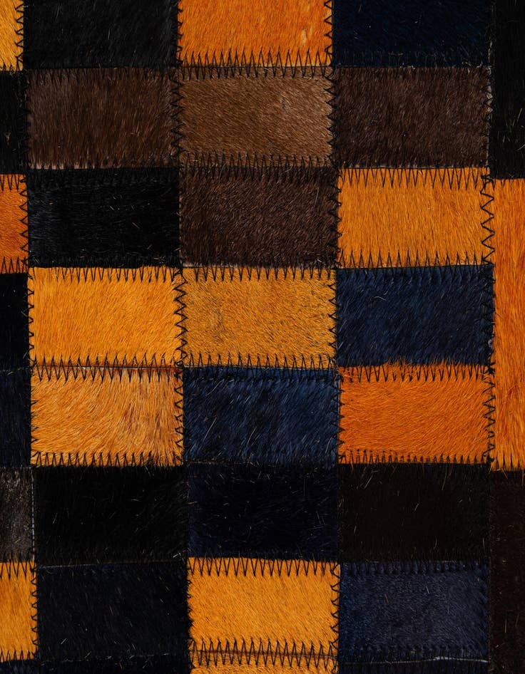 Detail image of 5' x 7' 11 Cowhide - Patchwork Rug