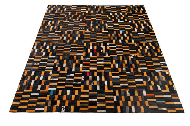 Detail image of 5' x 7' 11 Cowhide - Patchwork Rug